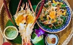Goong Mae Nam Phao Pad Thai